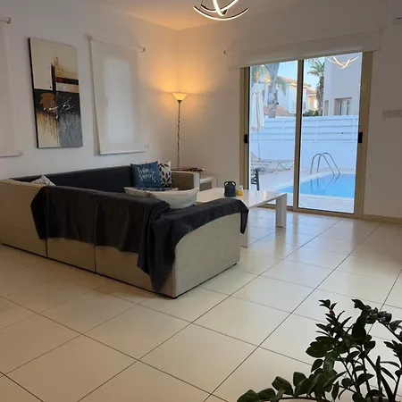 Villa Palm Tree